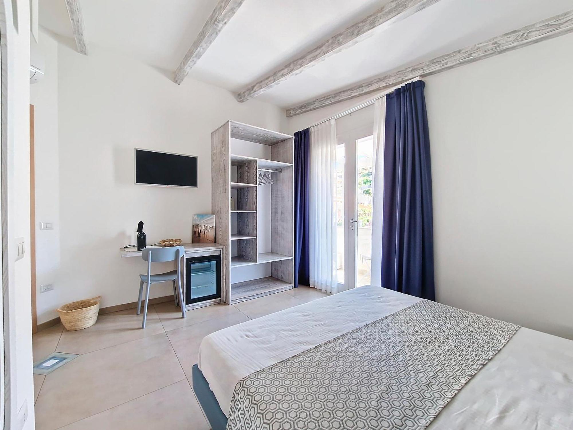 L'Onda Marina Hotel Кастелсардо Екстериор снимка