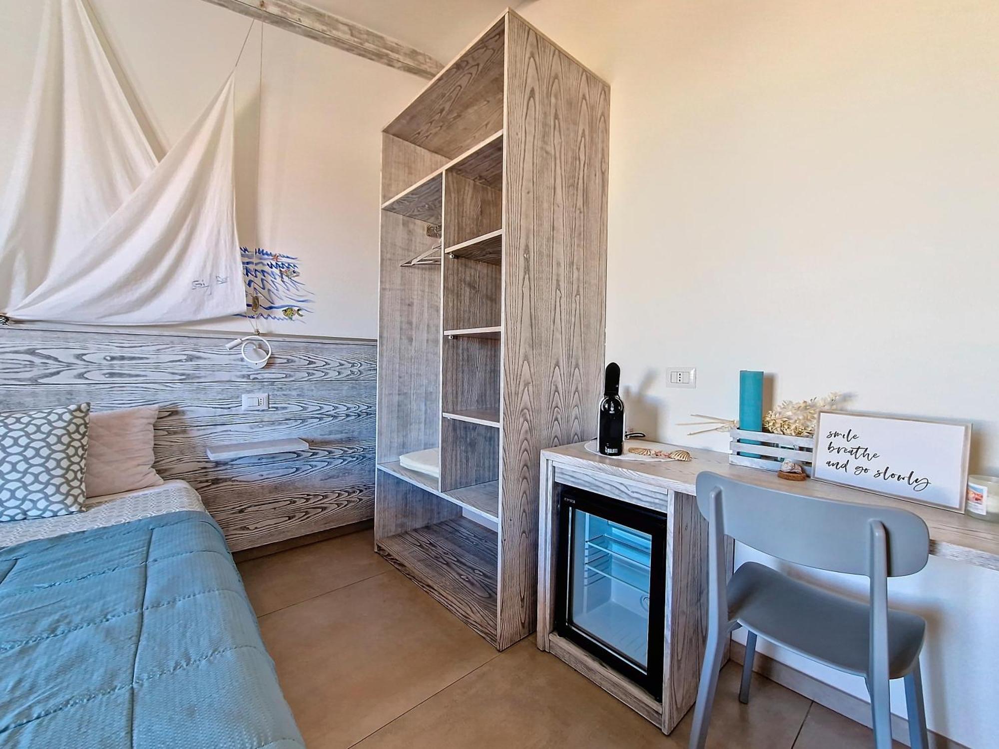 L'Onda Marina Hotel Кастелсардо Екстериор снимка