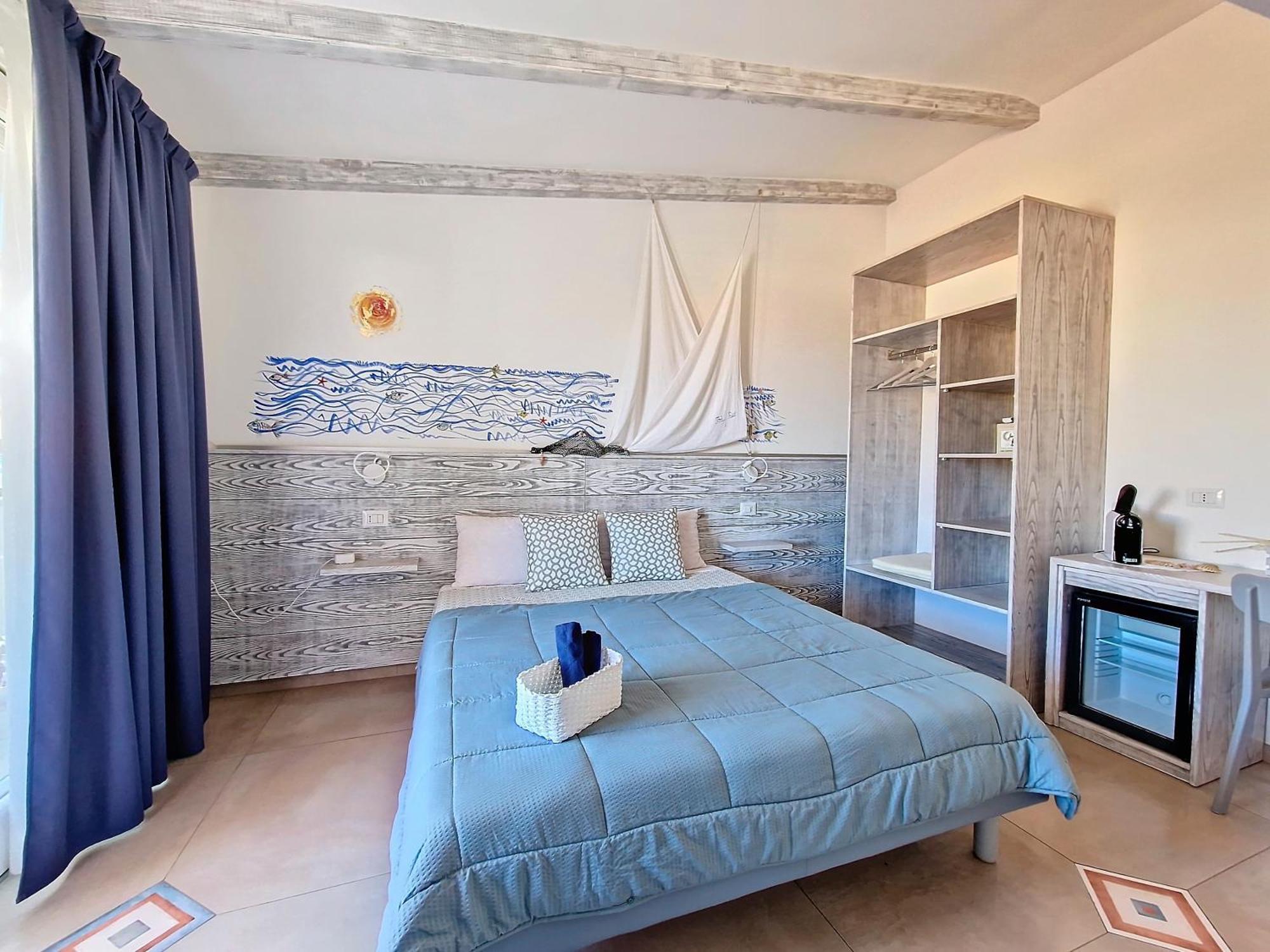 L'Onda Marina Hotel Кастелсардо Екстериор снимка
